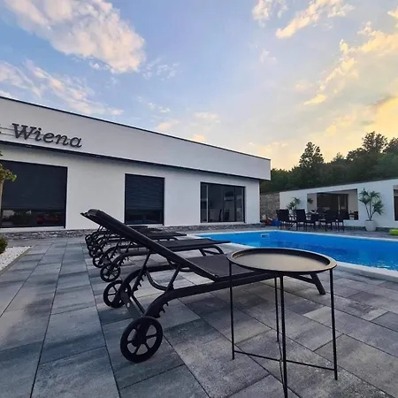 Hotel Wiena *